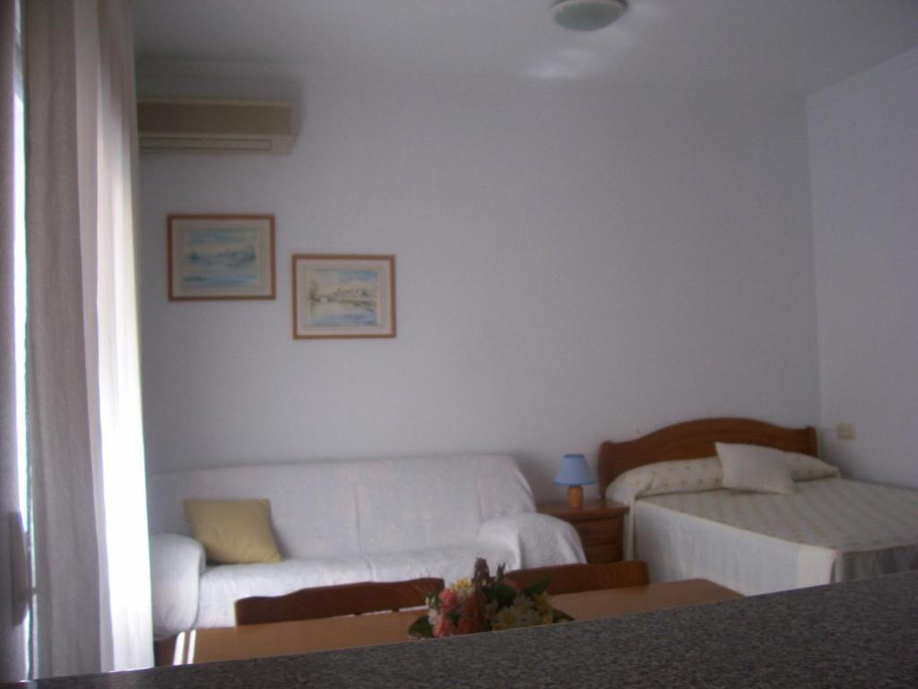 Apartamentos Berlin 산페드로델피나타르 외부 사진