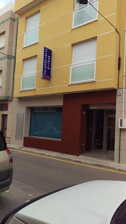 Apartamentos Berlin 산페드로델피나타르 외부 사진