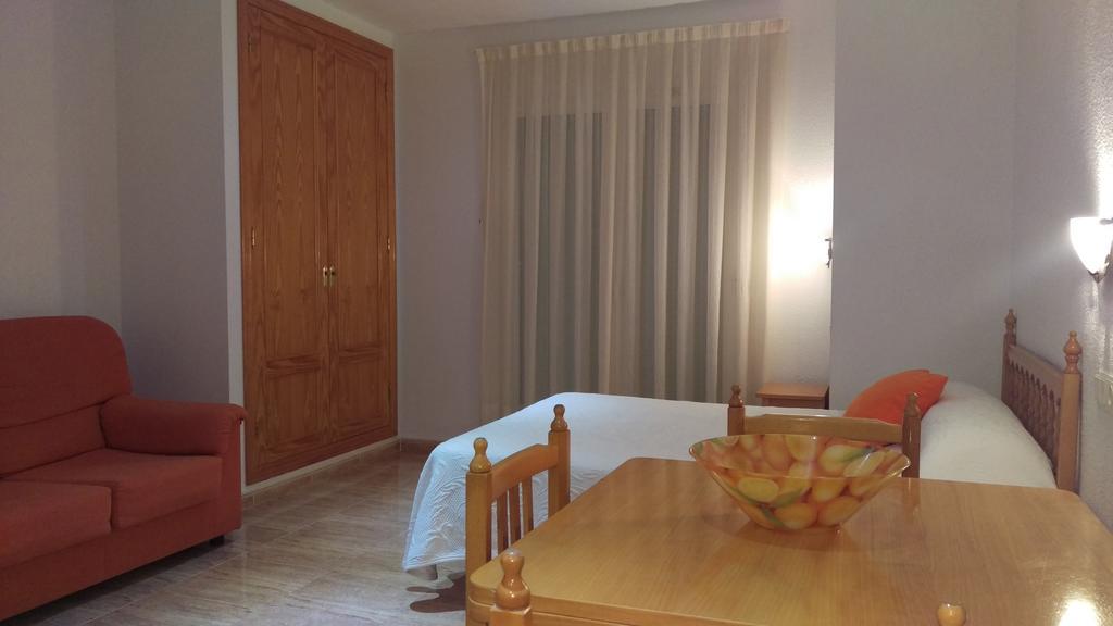 Apartamentos Berlin 산페드로델피나타르 외부 사진
