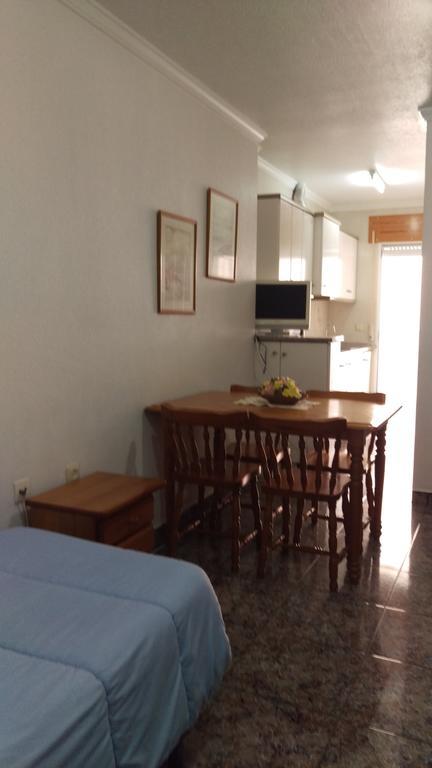Apartamentos Berlin 산페드로델피나타르 외부 사진