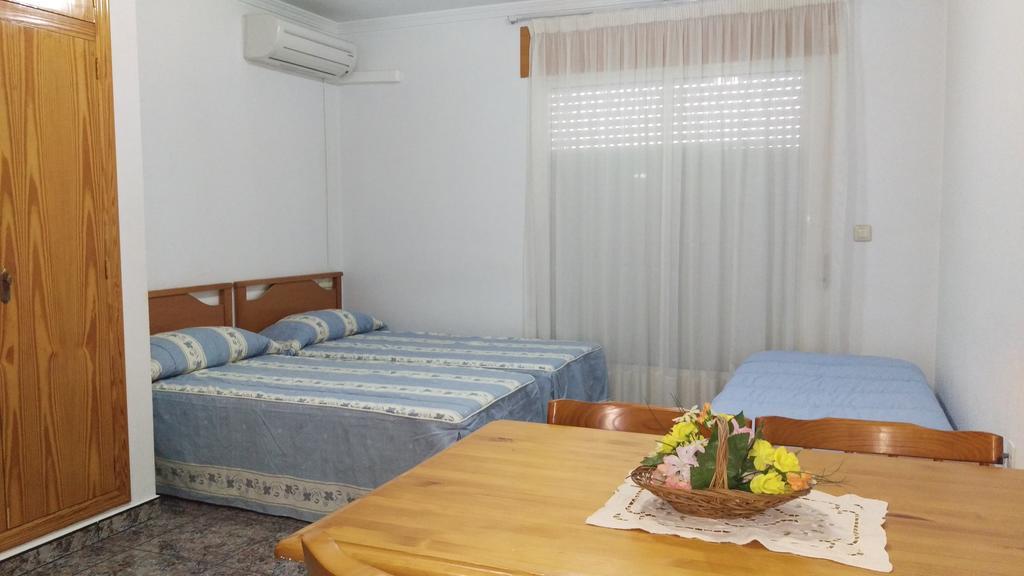 Apartamentos Berlin 산페드로델피나타르 외부 사진